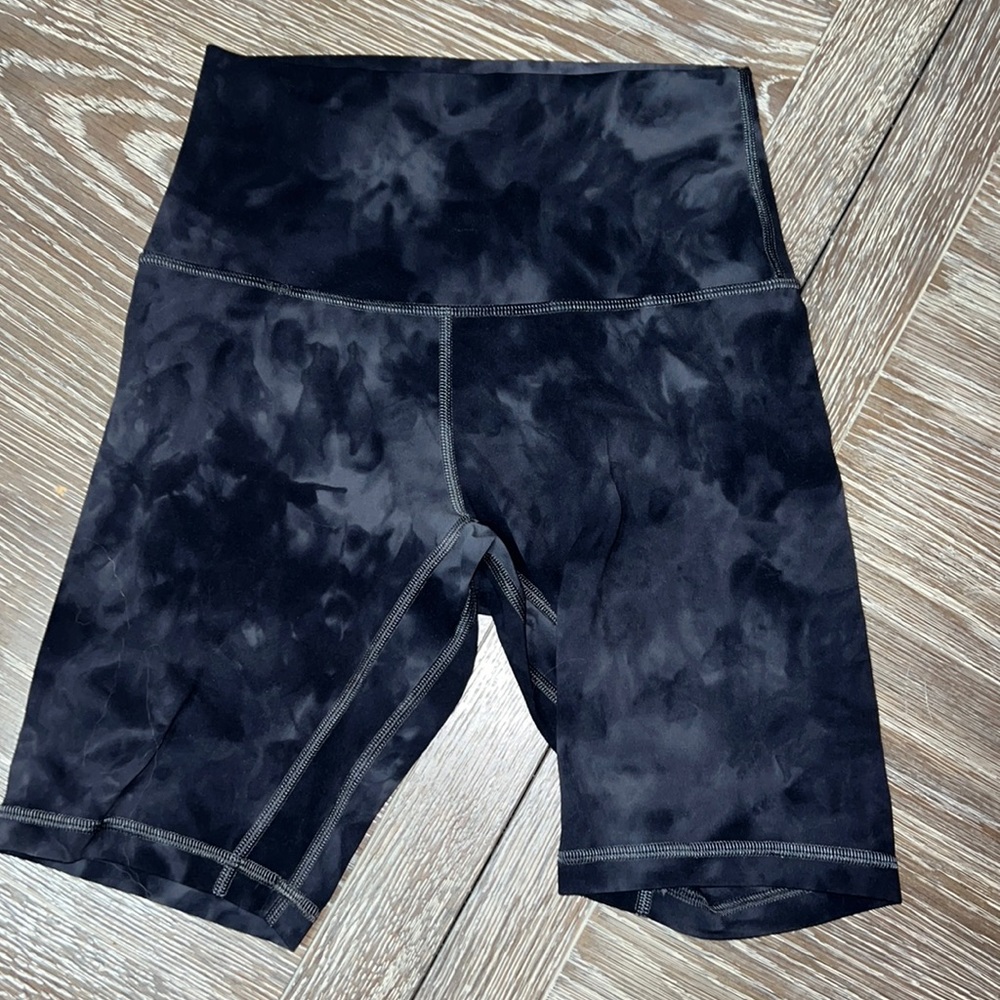 Lululemon Align Shorts 6” inseam size 4 - Picture 1 of 5